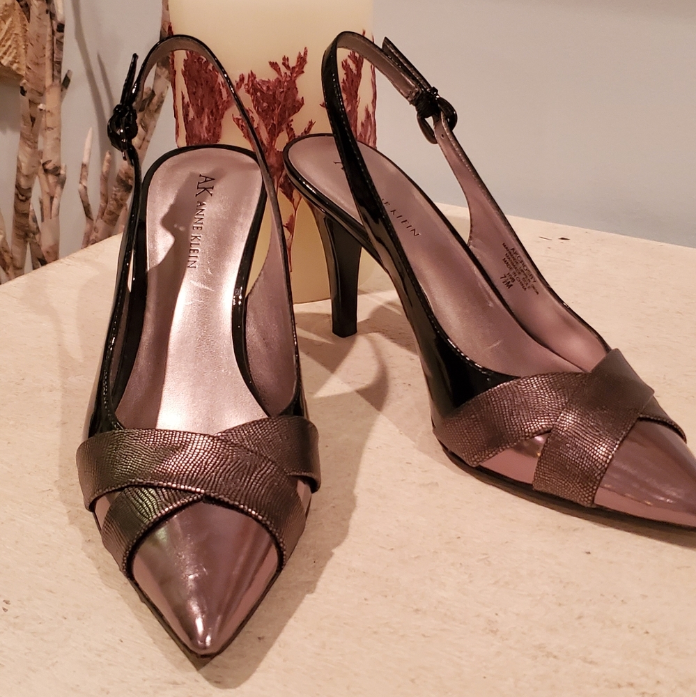 Anne Klein Black and Bronze Heels